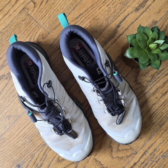 Salomon Hiking Shoes - Picture 3 of 11